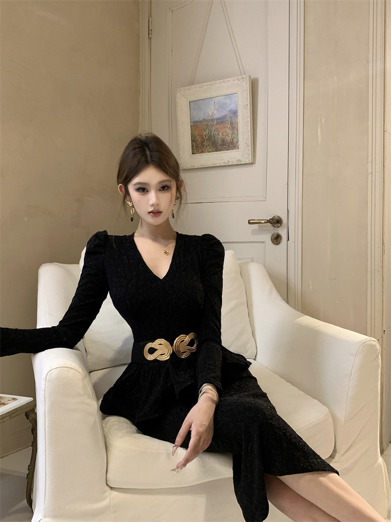 Elegant French Ruffle Waist-Slimming Bodycon Textured V-Neck Long-Sleeve Dress - Image 2