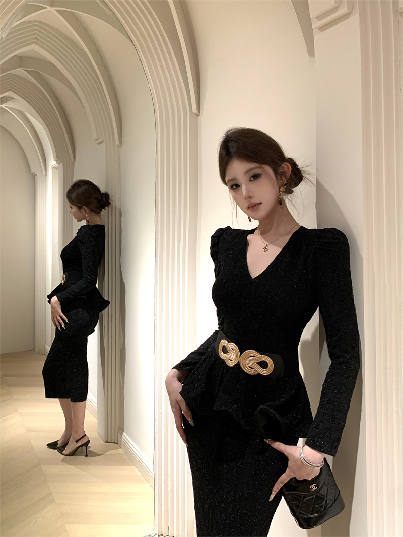 Elegant French Ruffle Waist-Slimming Bodycon Textured V-Neck Long-Sleeve Dress - Image 3